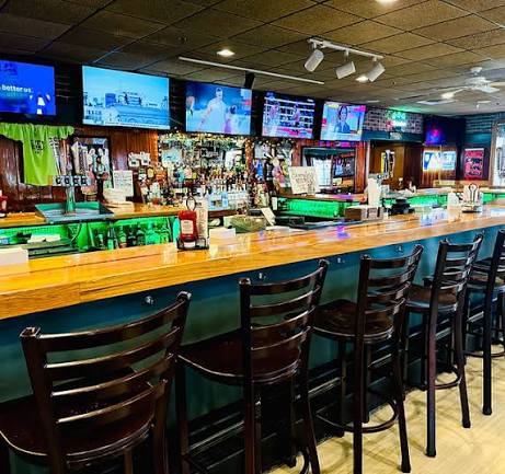 Klee's Bar & Grill