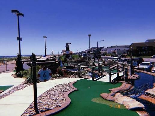 Shipwreck Island Mini Golf